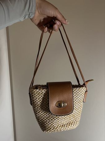 Sac à bandoulière tressé en paille pour l'été