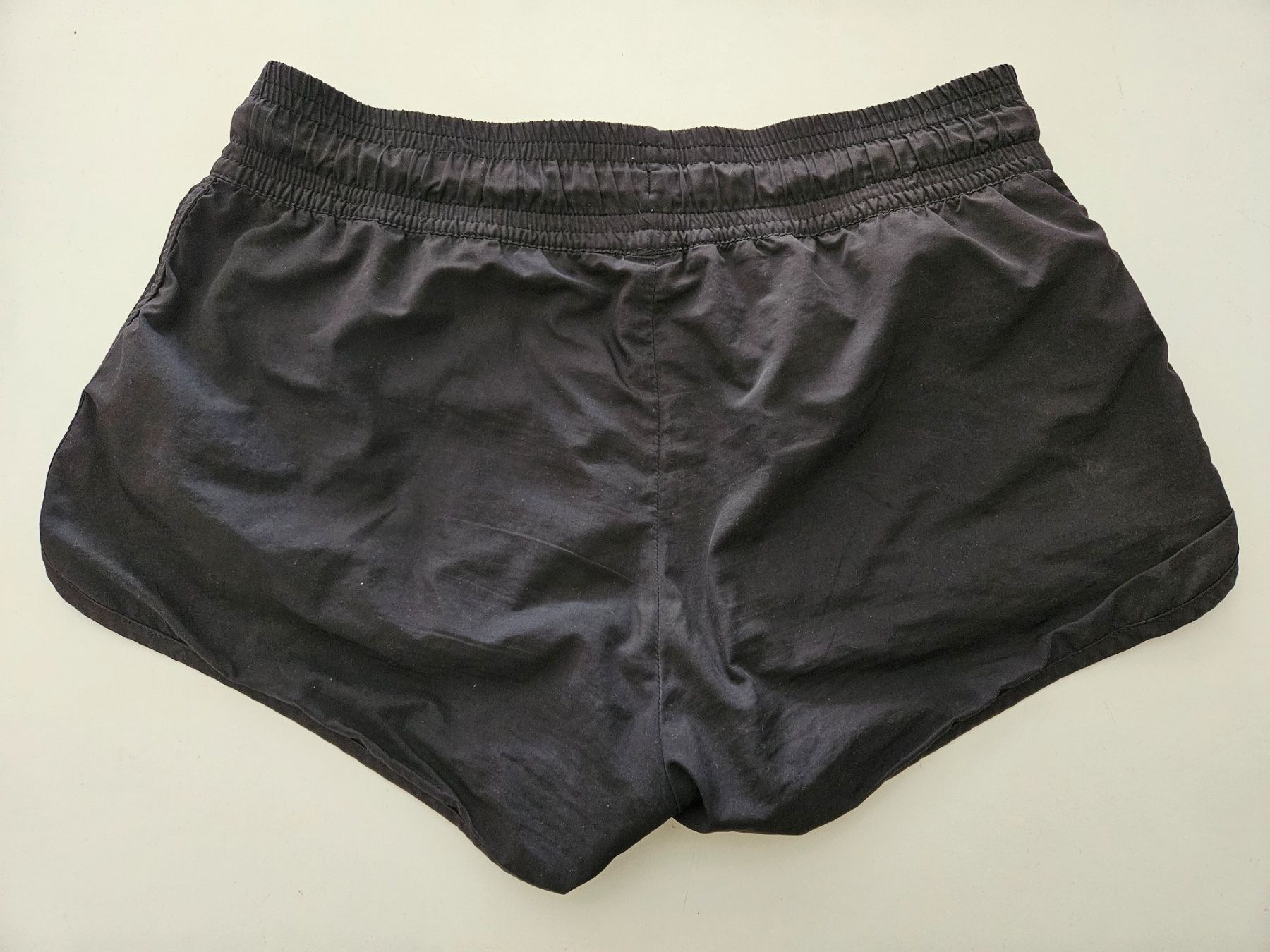 H&M Pantalons: Tolle, schwarze Sporthose Gr.34 – D'occasion à Schaffhausen par sabrina915 3