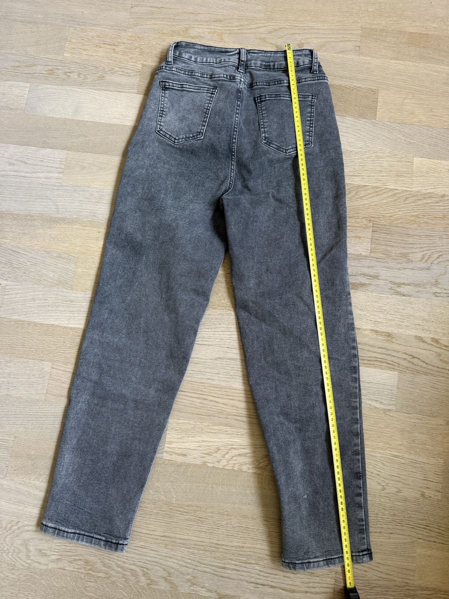 Jeans: Graue elastische Jeans mit Rissen, Grösse S – Usato da Rubigen venduto da Elmacino 3