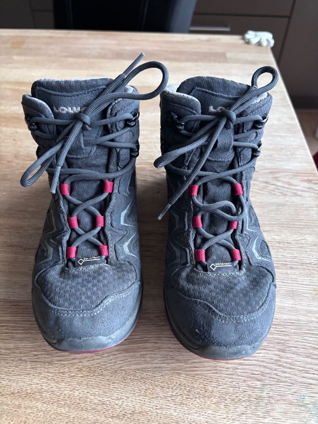 Lowa Schuhe für Jungen: Lowa Trekkingschuhe Grösse 32 – Gebraucht aus Zürich von mhug1 2