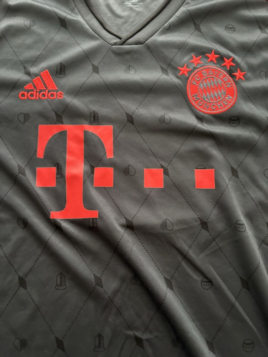 Bayern München Maillots de corps & Pantalons: Fc Bayern München Trikot 22/23 – D'occasion à Domat/Ems par tim_lq6b 2