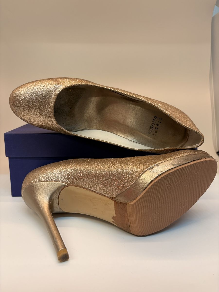 Stuart Weitzman Chaussures femmes: Stuart Weitzman Glitterswoon Pump Gold Glutter Eu 38.5 – D'occasion à Wollerau par Florencio.M 1