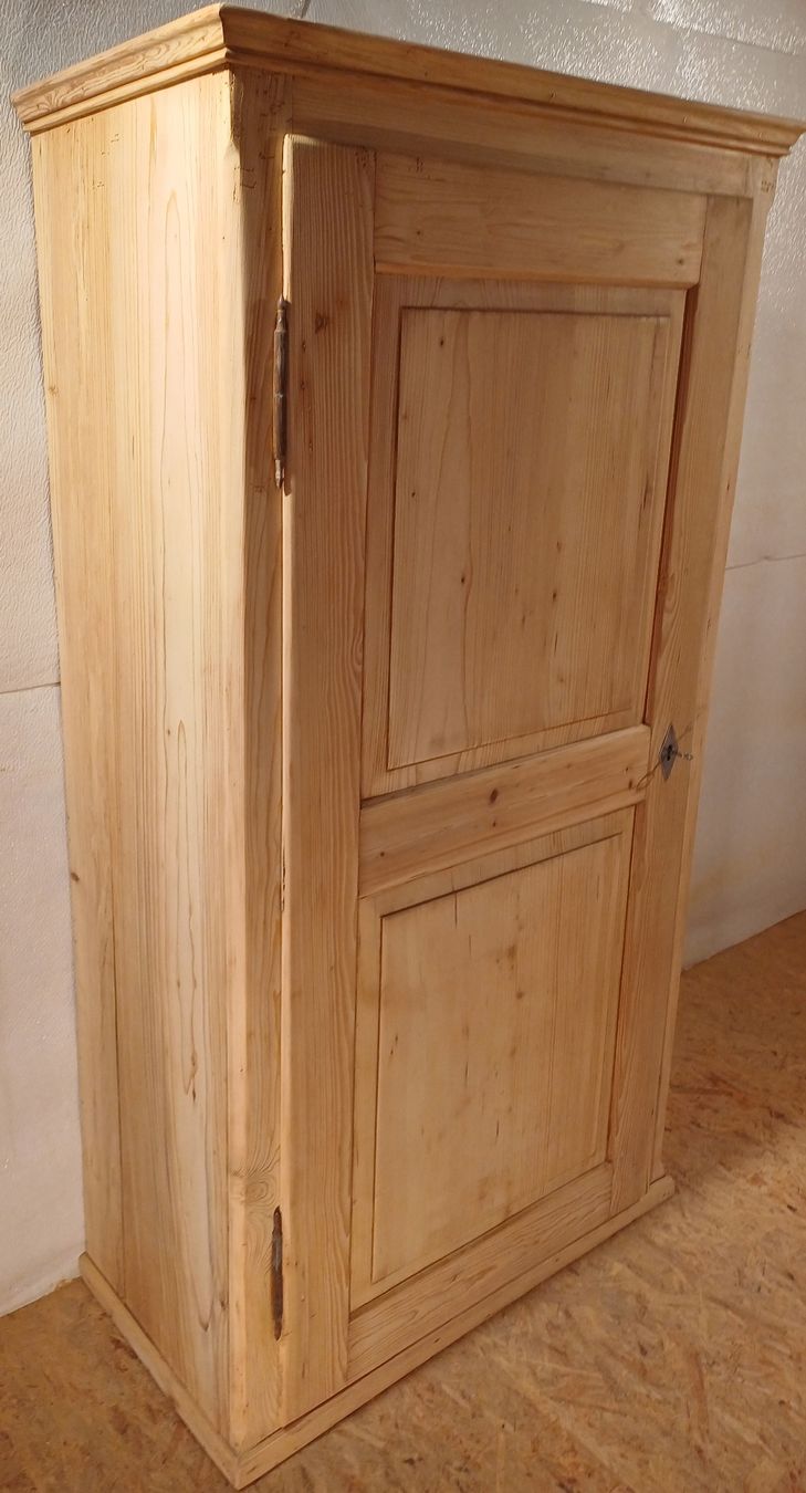 Schränke: Antiker Tannenholz Schrank – Gebraucht aus Stettfurt von noaron 2