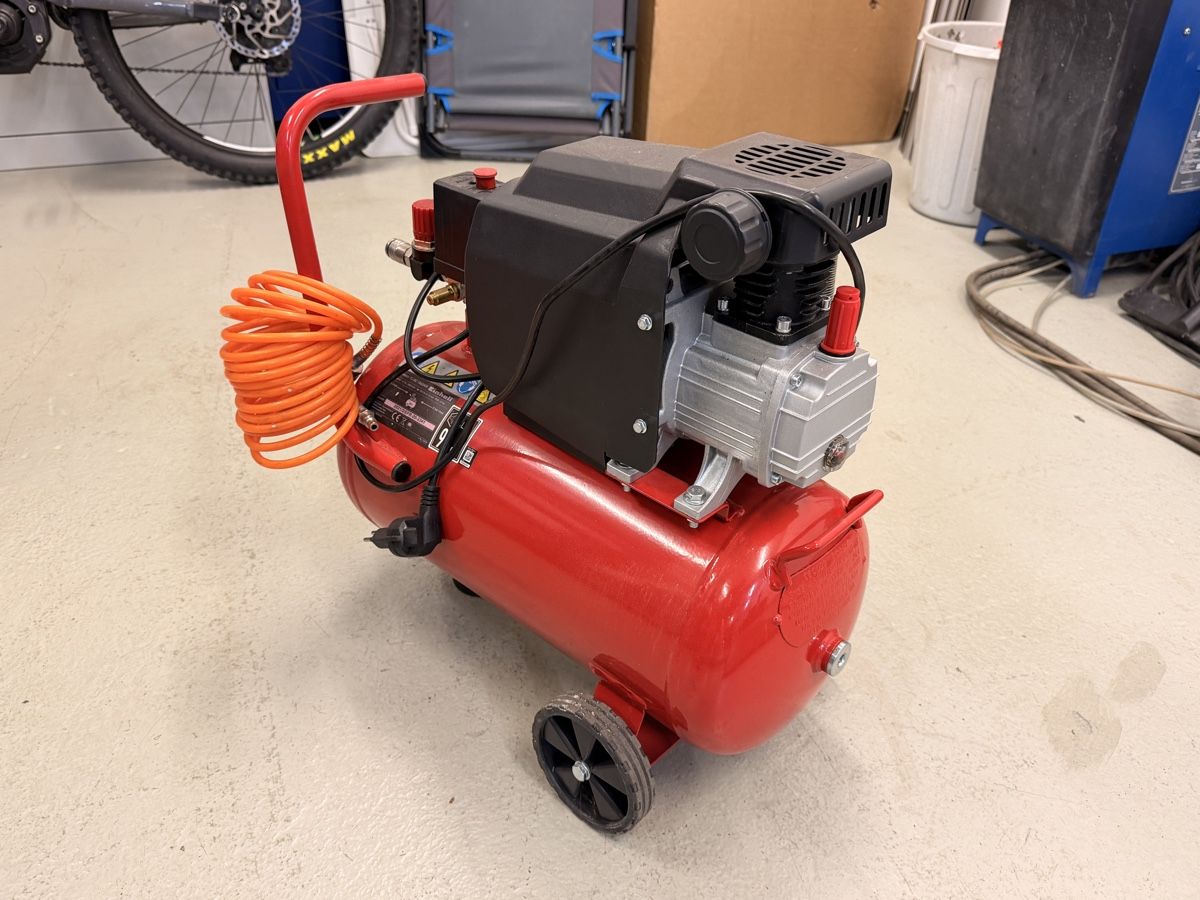 Einhell Compressori: Kompressor Einhell TC-AC 190/24/8 24 Liter guter Zustand – Usato da Thun venduto da SANPA_90 1