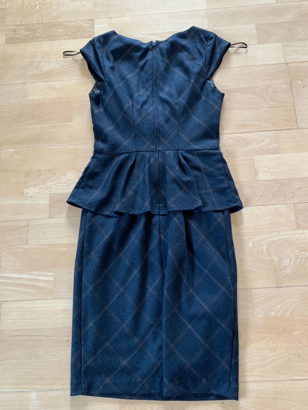 Orsay Vestiti: Orsay Damen Kleid, Gr. 34, Dunkelgrau – Nuovo (secondo la descrizione) da Worb venduto da farben20zauber 1