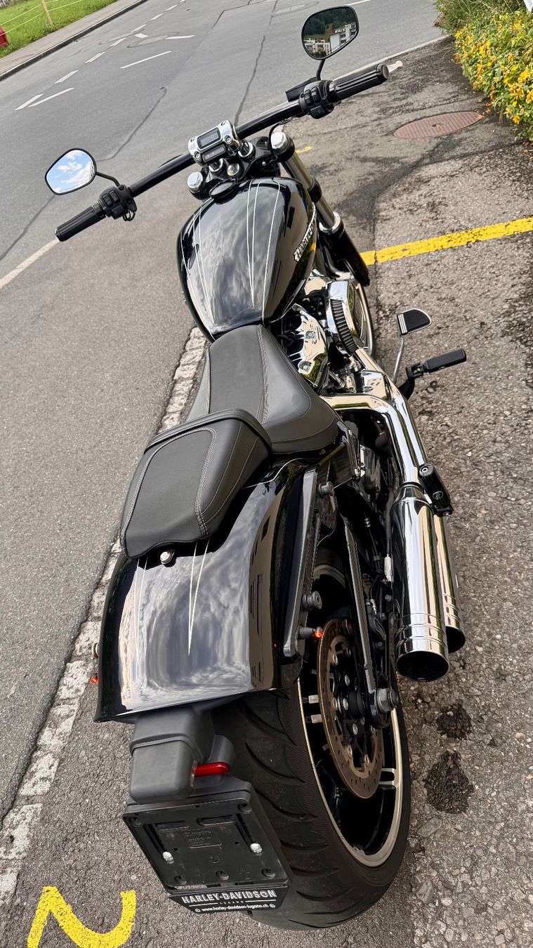 Harley-Davidson Cruisers: Harley Davidson Breakout FXBRS 114 – D'occasion à Sarnen par b.88 3