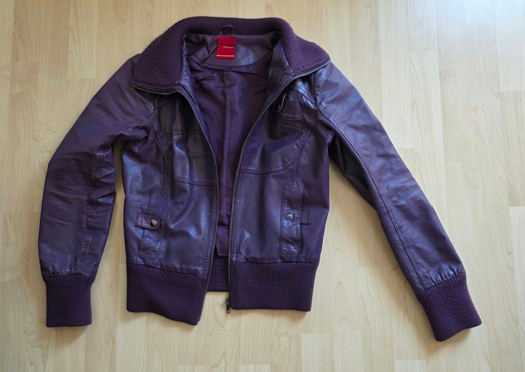 Vero Moda Jacken: Vero Moda dinner short leather jacket M lederjacke – Gebraucht aus Zürich von csm04