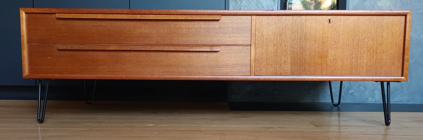 Cassettiere: Midcentury Lowboard / Sideboard Teak – Usato da Wikon venduto da Freu
