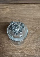 Antike Schmuckdose / Dose aus Glas mit silbernem Deckel