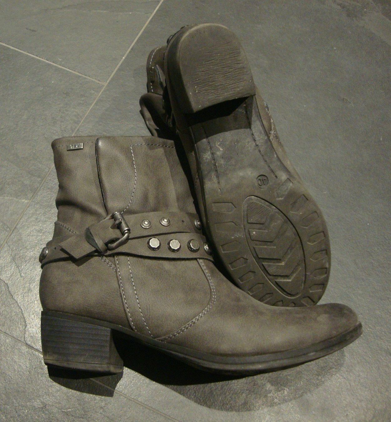 Cube Scarpe da donna: ++ Stiefeletten von Cube ++ grau ++ Gr. 40 ++ – Usato da Chur venduto da aladin_04