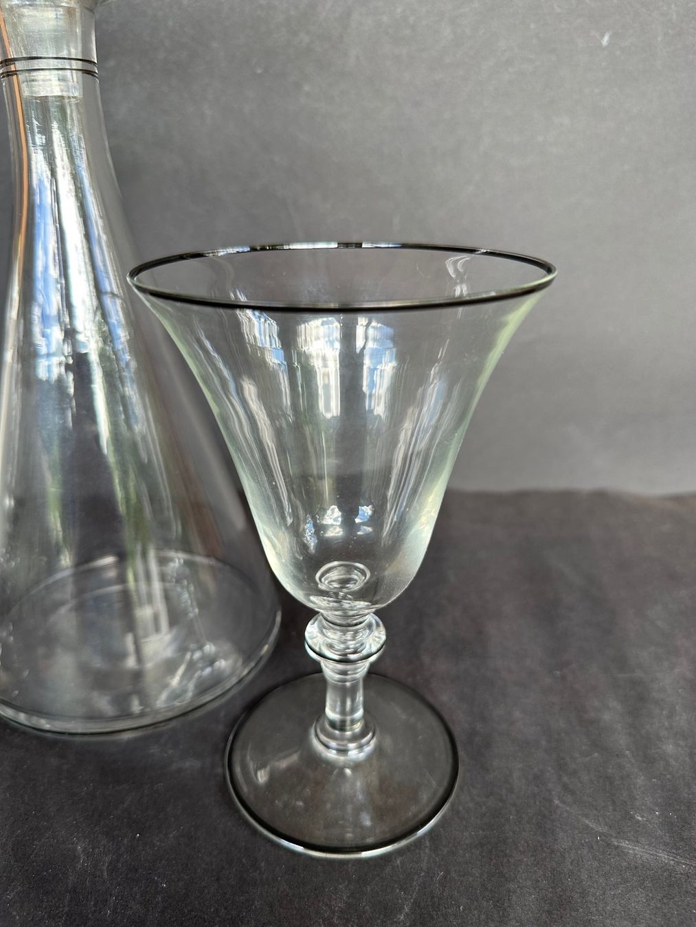 Caraffe: Sevres Glas Karaffe + 2 Winegläser – Usato da Saas im Prättigau venduto da norman02 1