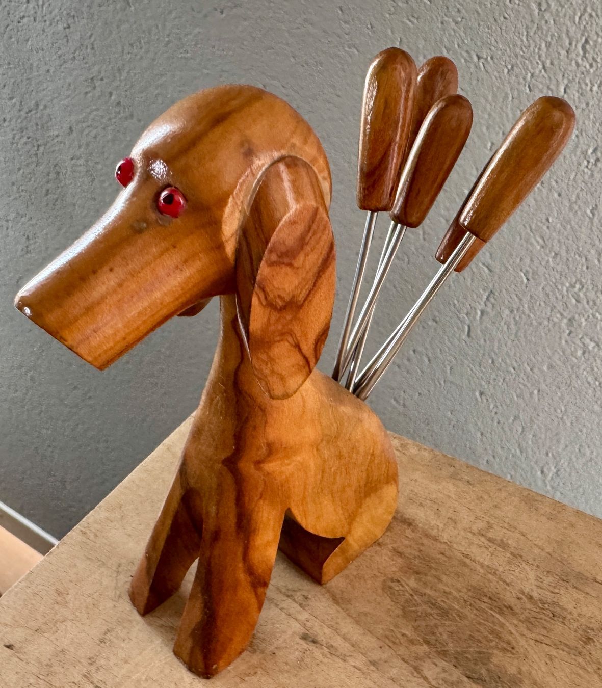 Bestecksets: 6 Käsepicker Partypicker Apérosticks Dackel Holz geschnitzt – Gebraucht aus Rothrist von Luckywinner 2