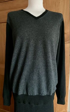 V-Neck: Uniqlo 100% Kaschmir Pullover, Grau/Schwarz, Gr. M