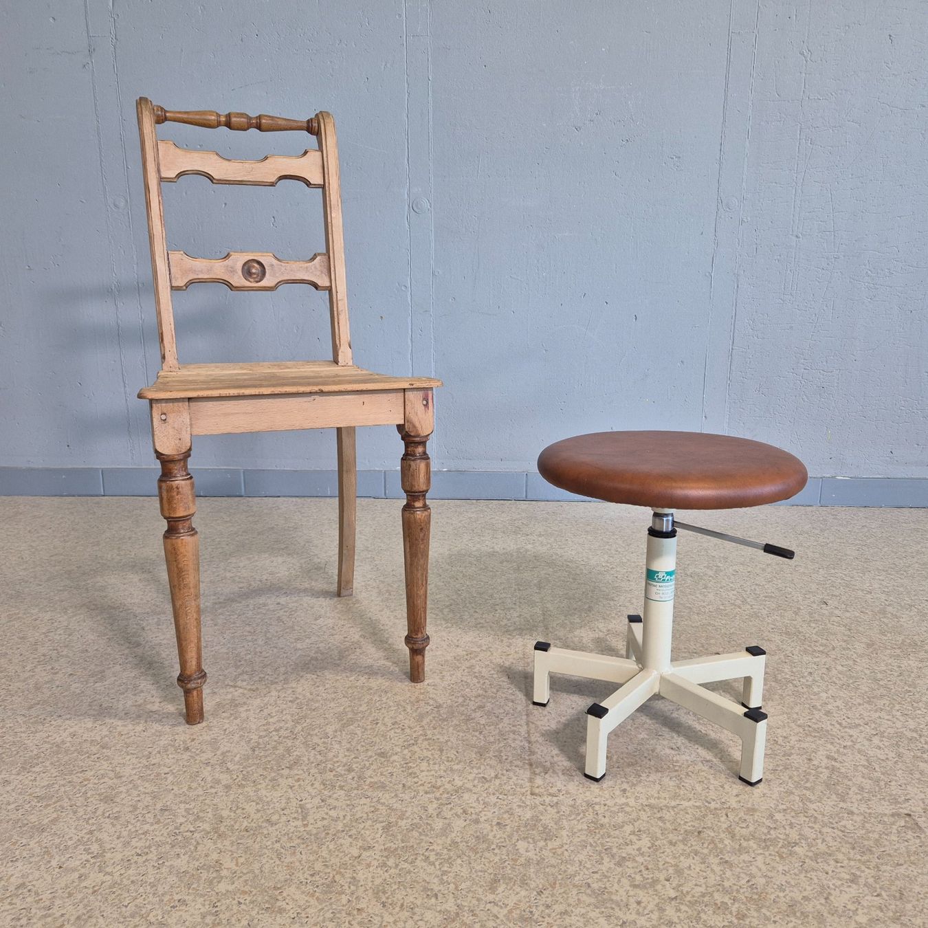 Sgabelli: Swivel Stool Fritag Drehhocker Hocker Höcker – Usato da Nottwil venduto da Wondewa-Shop 2