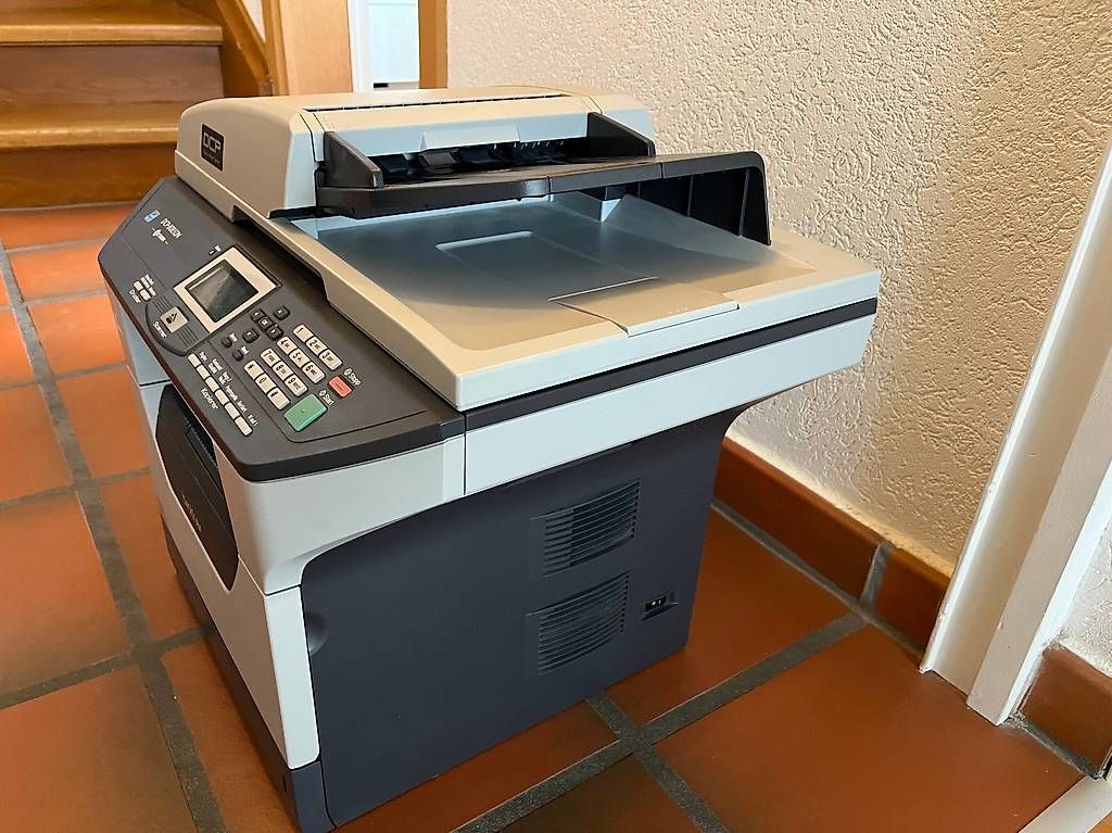 Imprimantes: Brother Drucker DCP-8085DN – D'occasion à Liestal par Gallay 1