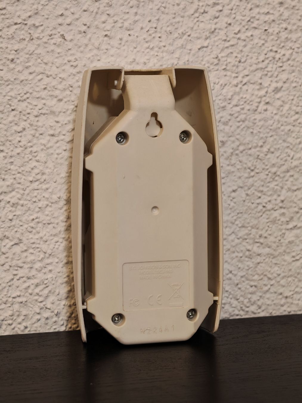 Raumspray: Automatischer Duftspender Air Wick, beige, gebraucht. – Gebraucht aus Ehrendingen von Drystara 1