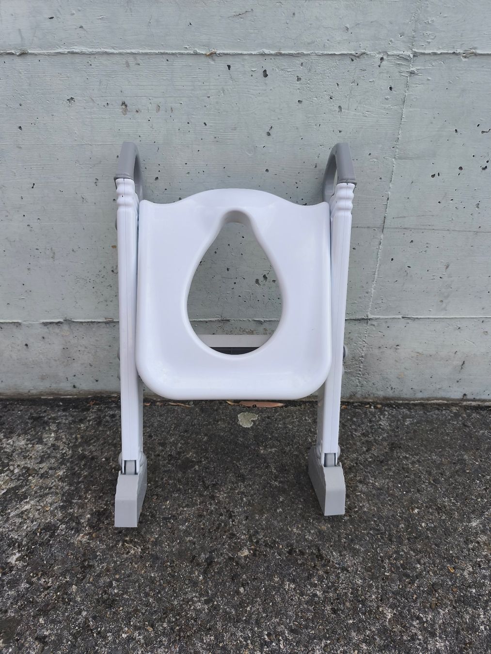 WC: Toilettensitz mit Treppe – Usato da Bettwiesen venduto da brisan