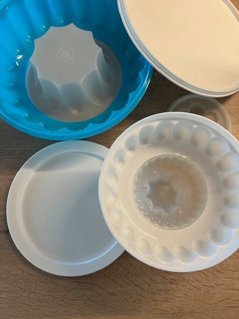 Tupperware Contenitori & Simili: Tupperware Caramel Flan Form Super Set Klein und Gross – Usato da Wuppenau venduto da Alfreg 3