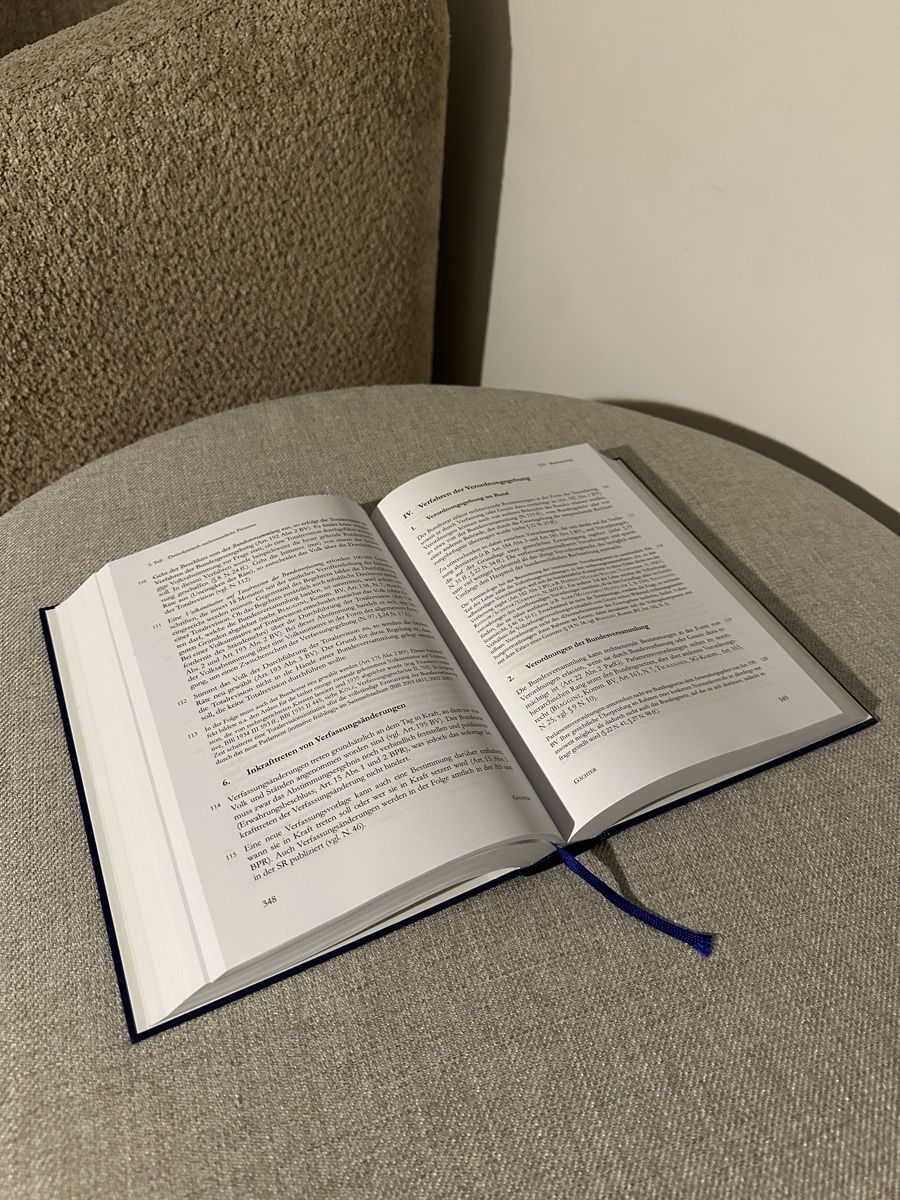 Bücher: Staatsrecht, 3. Auflage – Neu (gemäss Beschreibung) aus Zürich von doraanna 2