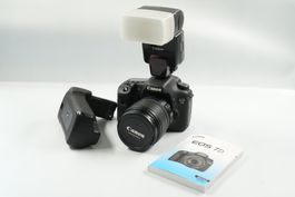 Canon EOS 7D Digital SLR Kamera mit Objektiv und Blitz