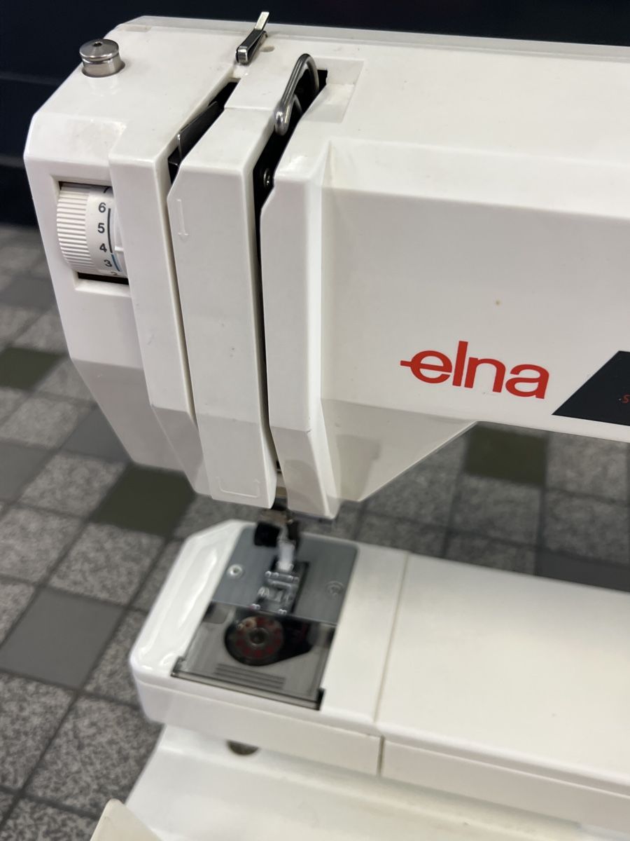 Elna Nähmaschinen: Machine à coudre Elna Club Computer Type 500 – Gebraucht aus Genève von Leboucheoreilles 2