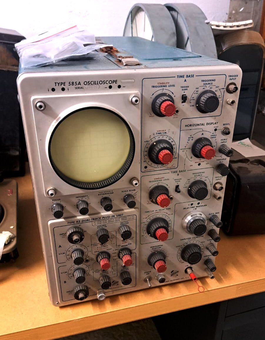 Misurare: Tektronix 585A - Oscilloskop - 1963-1965 – Difettoso da Genève venduto da Boltz57