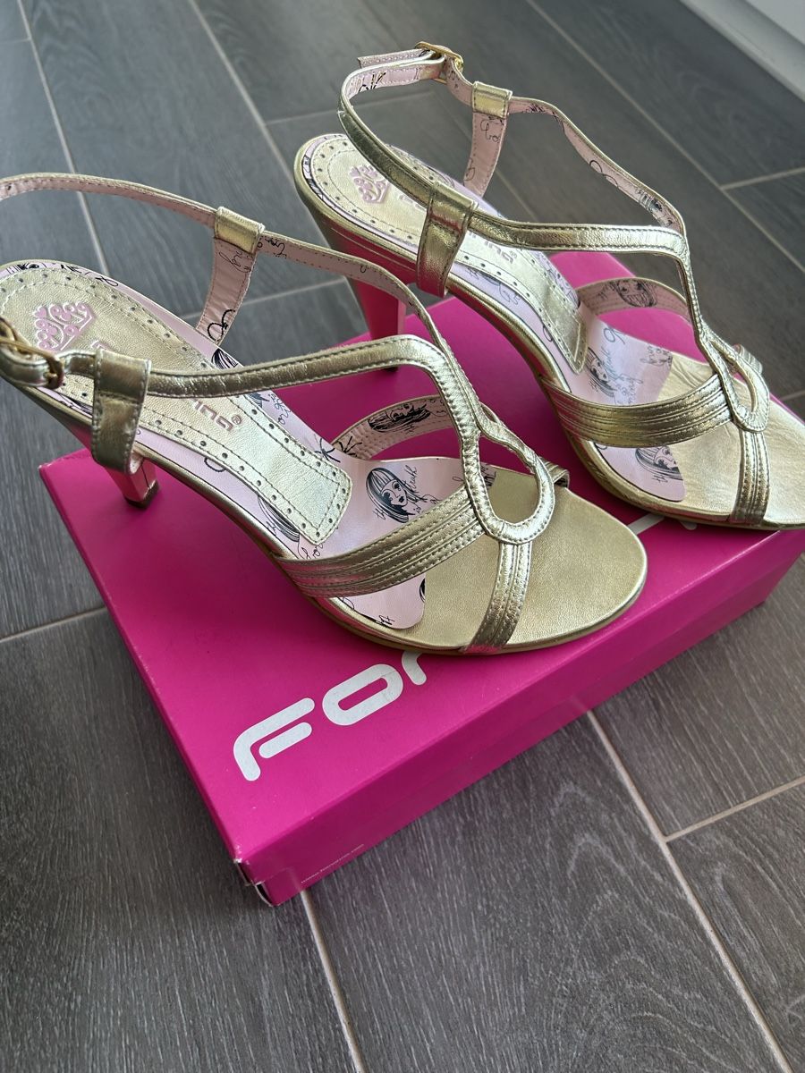 Scarpe da donna: Sandali Fornarina numero 40 – Usato da Locarno venduto da Matic04 1