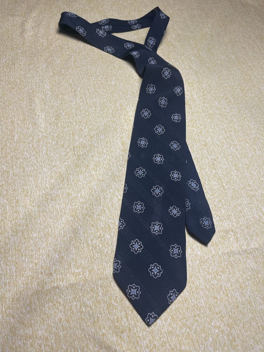 Armani Krawatten: Armani cravatta di seta-Uomo-glamour e elegante  – Neu (gemäss Beschreibung) aus Gordevio von LanaZimm 6