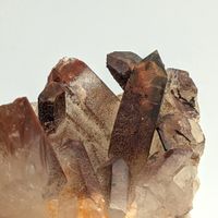 HÄMATIT-QUARZ ROT, Farbe ROT dunkel natürlich