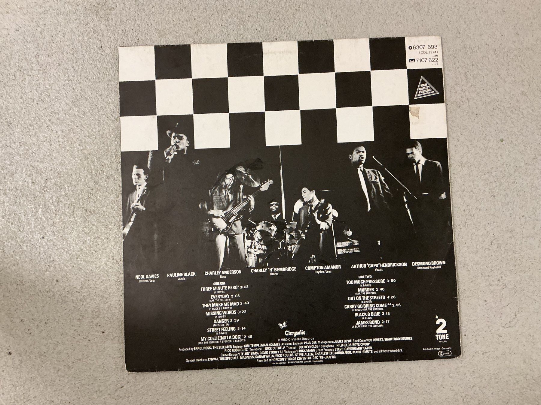 Dischi in vinile: The Selecter LP - Too Much Pressure – Usato da Winterthur venduto da Tumko-Vinyl 1