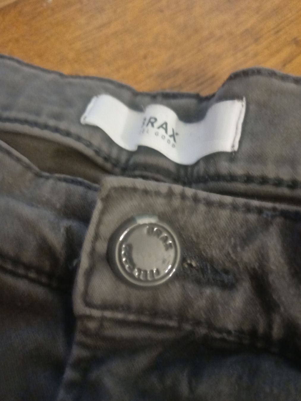 Brax Jeans: Damenjeans Grösse 40 von Brax – Usato da Schönenwerd venduto da pomodor 1