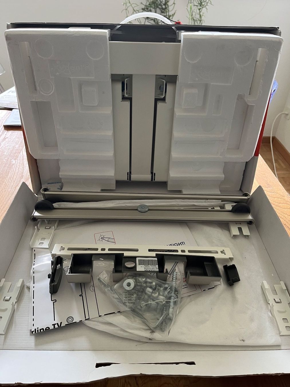 Supporti a parete: Vogels Thin 245w - TV Wandhalterung weiss – Usato da Meilen venduto da Mofline 4