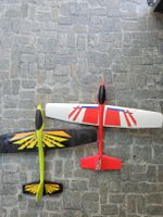 Zwei Styrophor-Flieger für Kinder