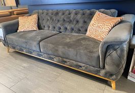 Neues Sofa mit klappbarer Rückenlehne  Nur CHF 500