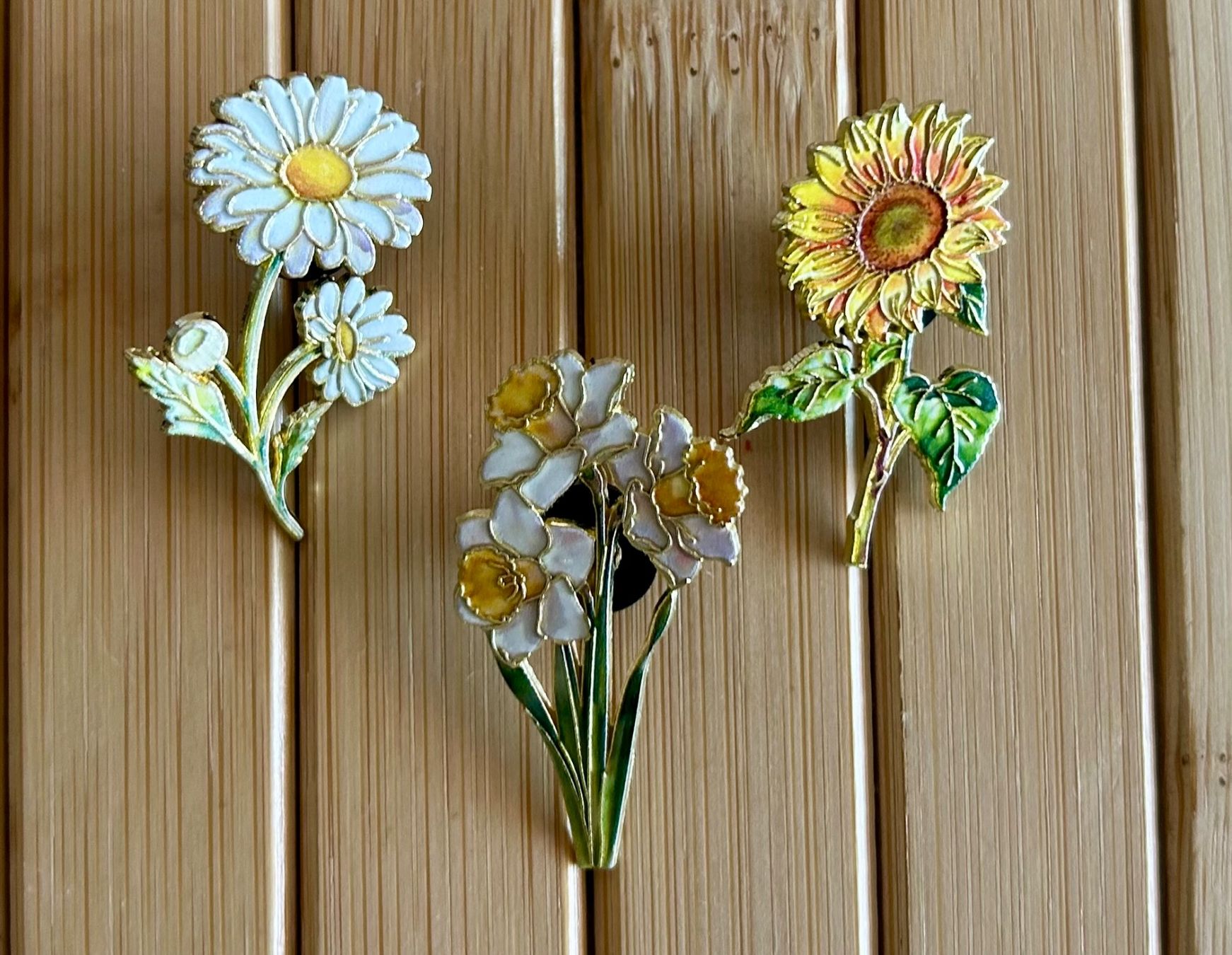Plaquettes & Badges: 3x Pin Blumen – Neuf avec emballage d'origine à Geneve par vane267