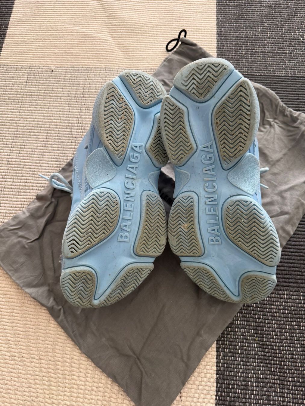 Balenciaga Scarpe da donna: Balenciaga Triple S Sneaker, hellblau – Usato da Thalwil venduto da vverinha 2