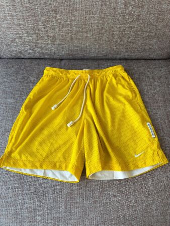 Nike Standard Issue Reversible Basketball Shorts Gelb Gr. S