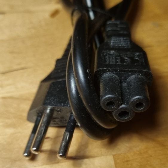 Cavi: HP laptop / 3-pin power cable – Usato da Zürich venduto da mdjilas 1