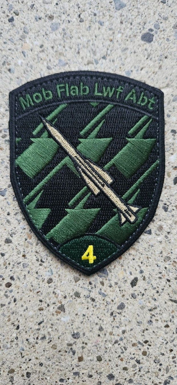 Schweizer Armee Plaketten & Abzeichen: *** Badge Mob Flab Lwf Abt 4 mit klett *** – Neu und originalverpackt aus Riedholz von fr_sIruP