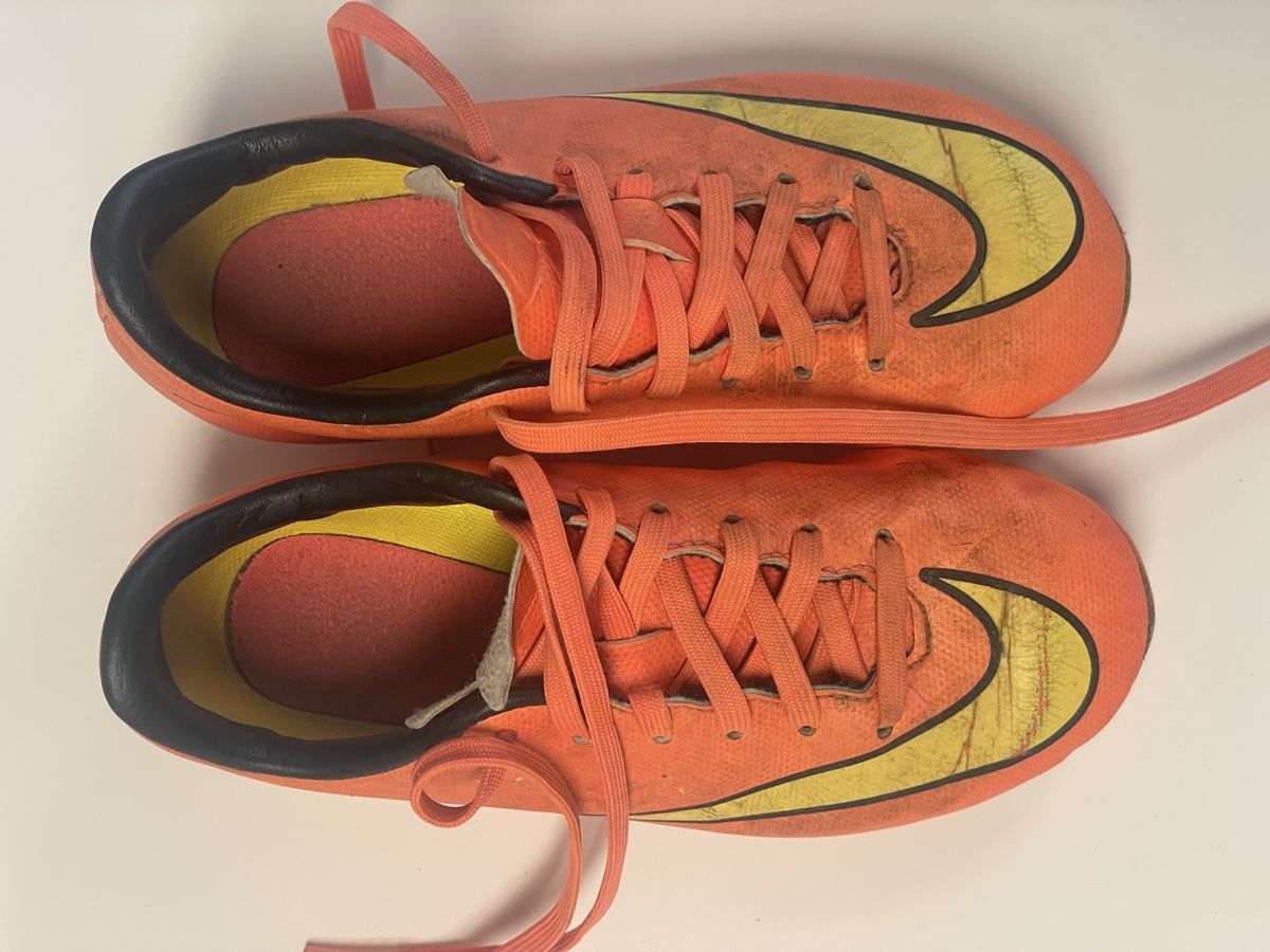 Nike Scarpe da uomo: Fussballschuhe Nike Grösse 28 – Usato da Fribourg venduto da Mymikrakra01