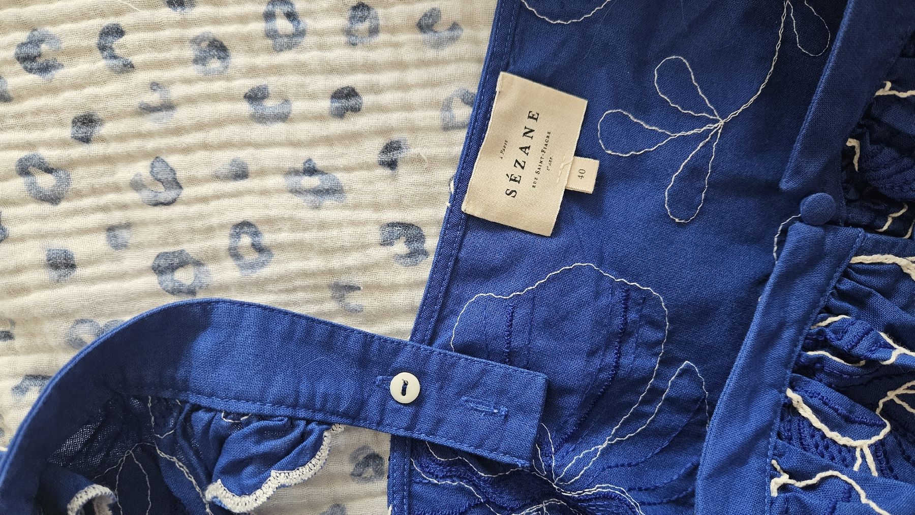 Sezane Tops: Top Sézane bleu brodé – Neuf (Voir description) à Köniz par cla_m7yd 3