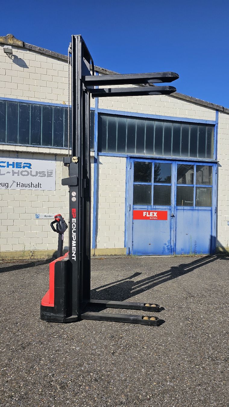 Gabelstapler & Hubwagen: Hubstapler Gabelstapler Hubwagen Stapler Elektrostapler – Gebraucht aus Jegenstorf von Bracher_Store