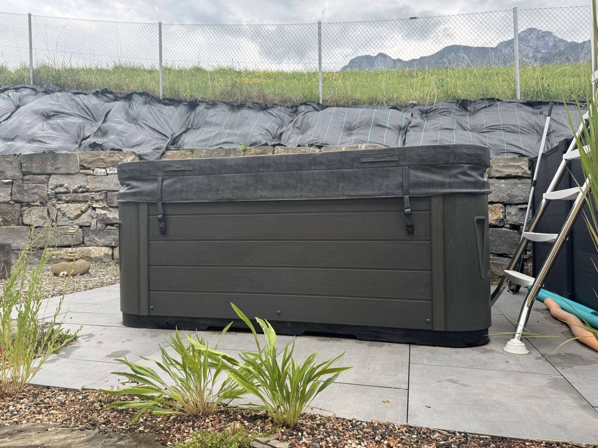 Whirlpool: Whirlpool Malibu Premium Version von Arrigato – Gebraucht aus Höfen b. Thun von Tradeseller 3