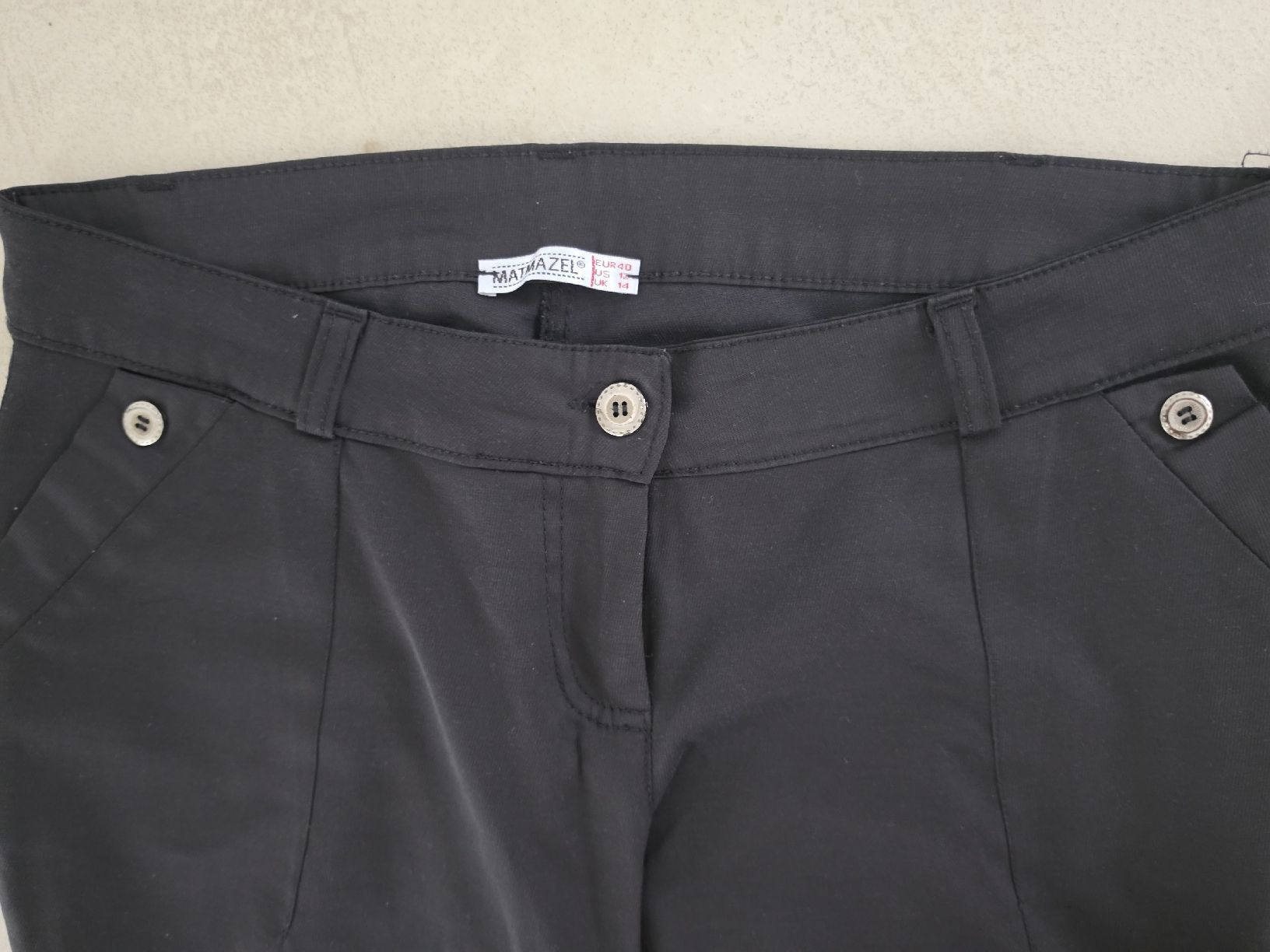 Pantalons: Damen Hose Schwarz Grösse 40 – D'occasion à Amriswil par gu80kaya 1