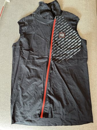 Gilet de course Compressport noir fermeture éclair rouge