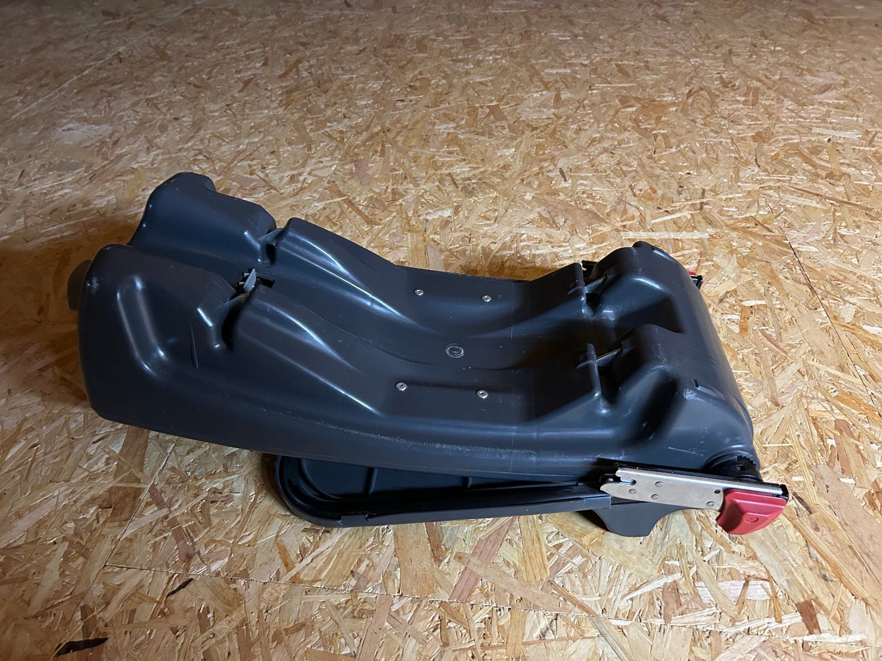 Britax Römer Seggiolini per auto: Isofixhalterung zu Römer-Babyschale – Usato da Rheinfelden venduto da mssg75 2