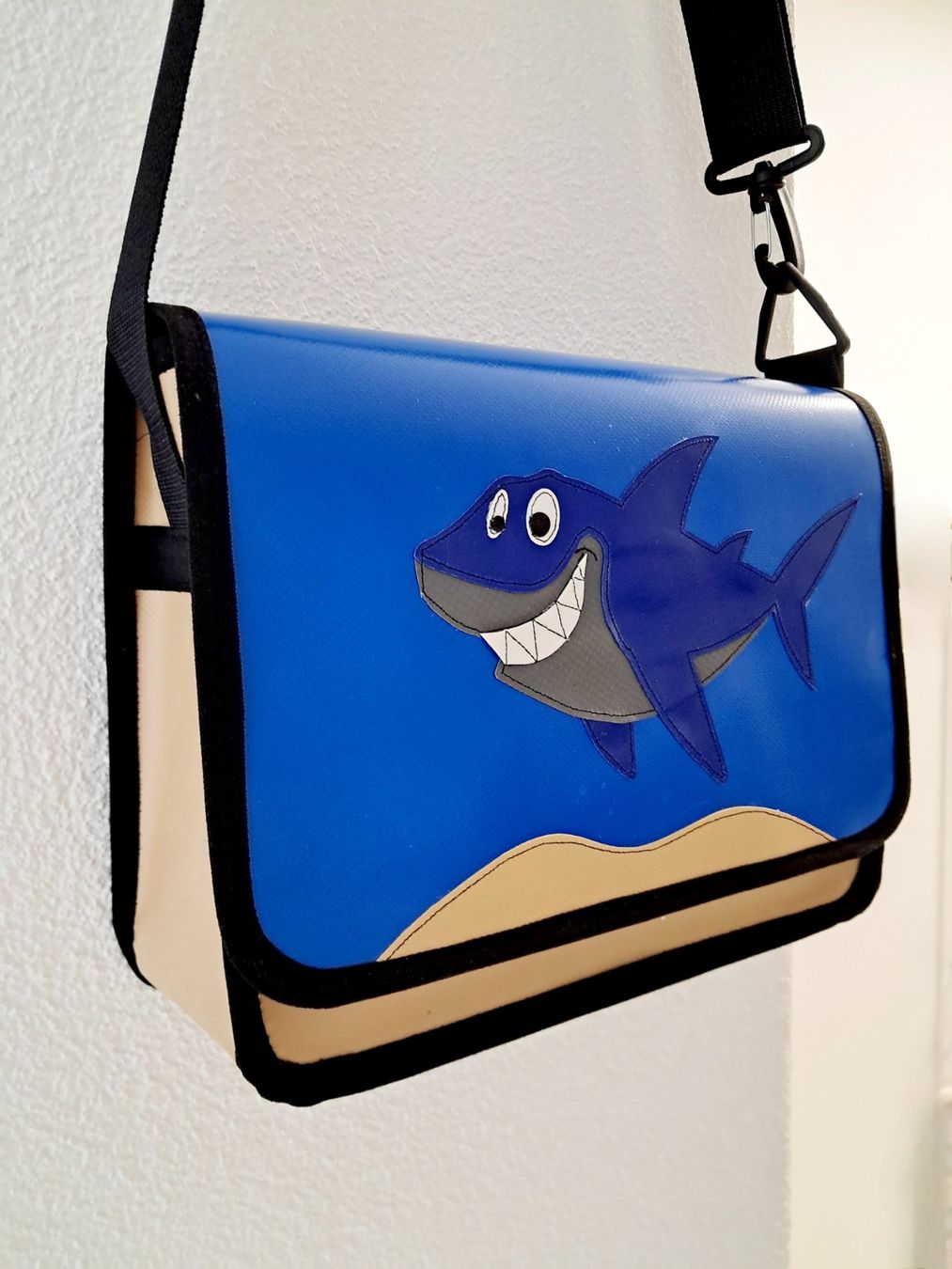 Borse & Zaini: Kindergartentasche "Haifisch" – Nuovo (secondo la descrizione) da Weinfelden venduto da Da-ryn01 1