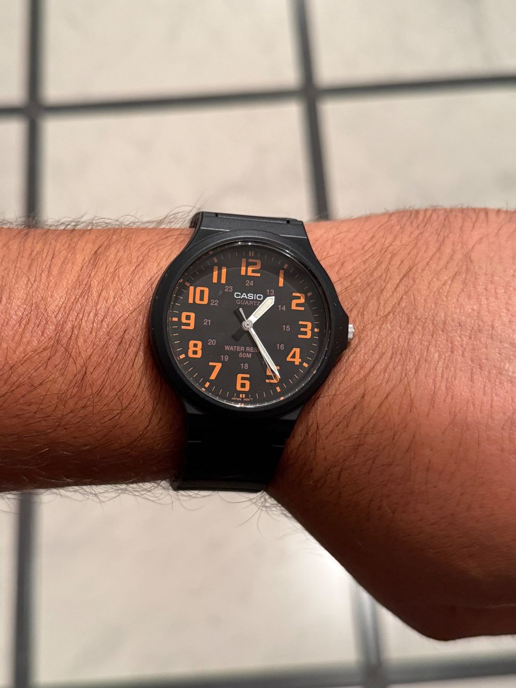 Casio Orologi: Casio Armbanduhren MW-240-4BVDF – Nuovo e nell'imballaggio originale da Adlikon b.Regensdf venduto da GPITIME
