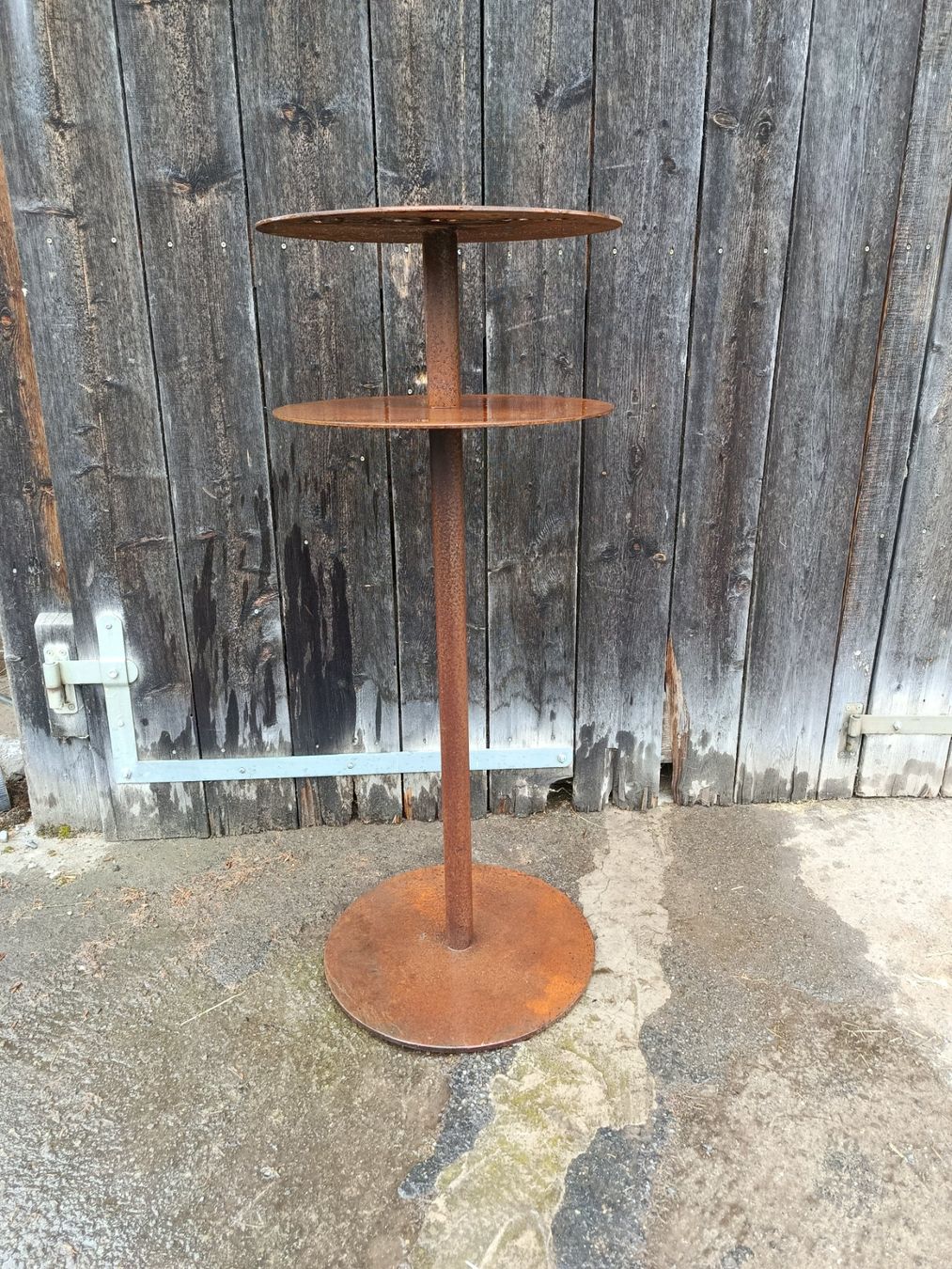 Tavoli: Bartisch von der Expo.02 rostig – Usato da Schönenberg ZH venduto da A-H
