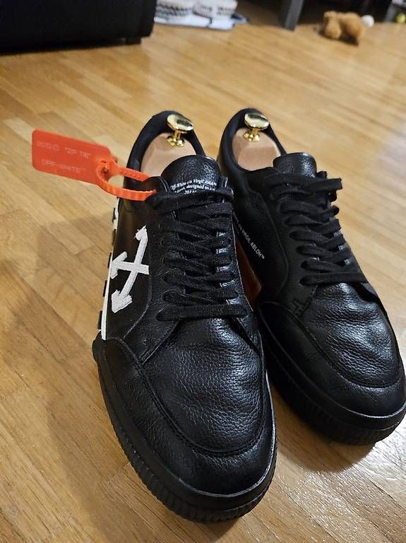 Off-White Herrenschuhe: OFF-White shoes Low Vulcanized Calf Leather Sneaker Black – Gebraucht aus Sonceboz-Sombeval von michael.l 1